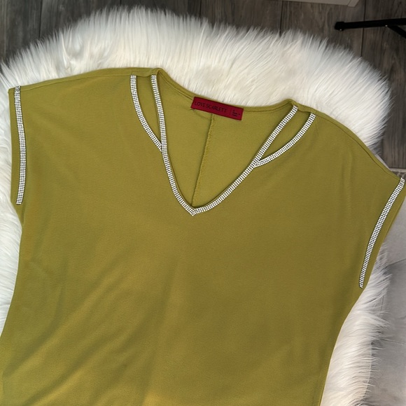 Rhinestone Etched Green Short Sleeved Top Sz Small - Picture 4 of 5